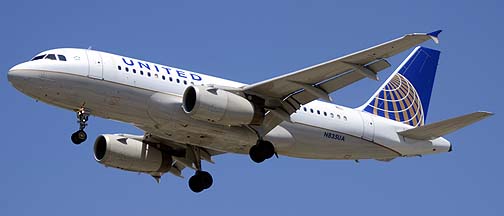United Airbus A319-131 N835UA, August 20, 2013